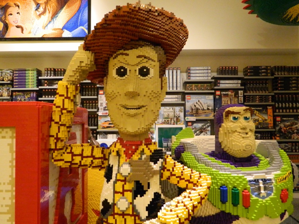 Inauguration du Lego Store du Disney Village