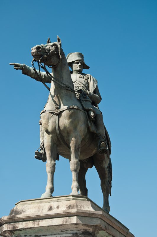 Statue Montereau-Fault-Yonne © Pixarno / Adobe Stock